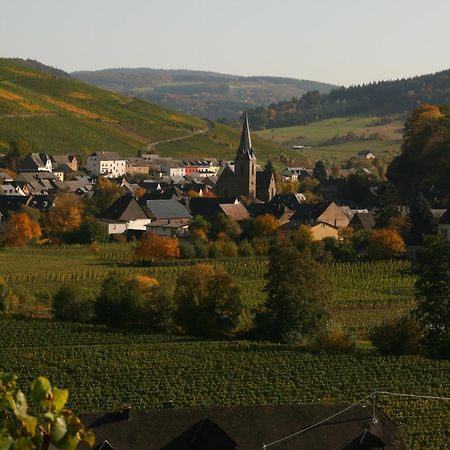 Weingut & Gaestehaus Stephan Kohl Neumagen-Dhron Exterior foto